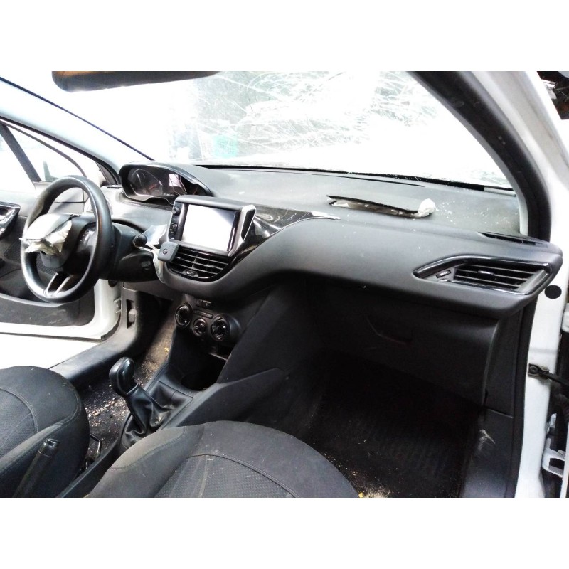 peugeot 208 del año 2013