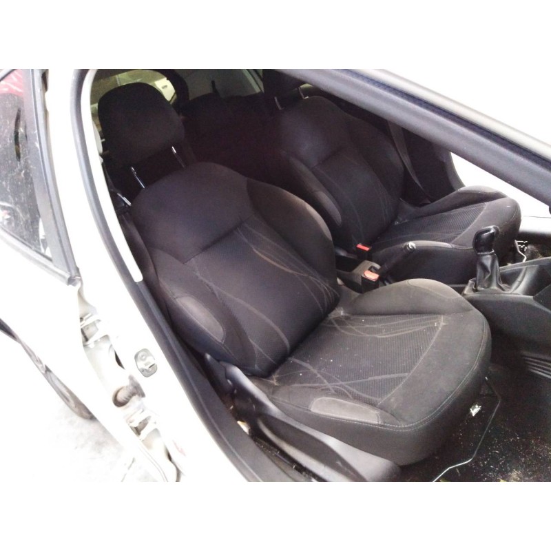 peugeot 208 del año 2013