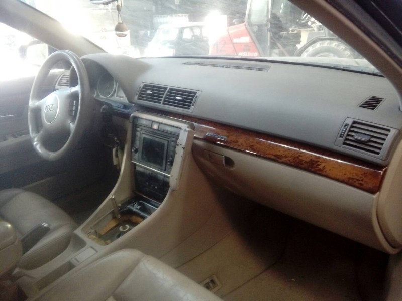 audi a4 berlina (8e) del año 2001