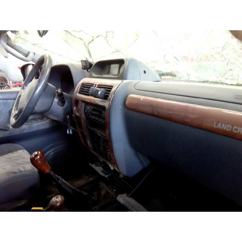 toyota land cruiser (j9) del año 2000