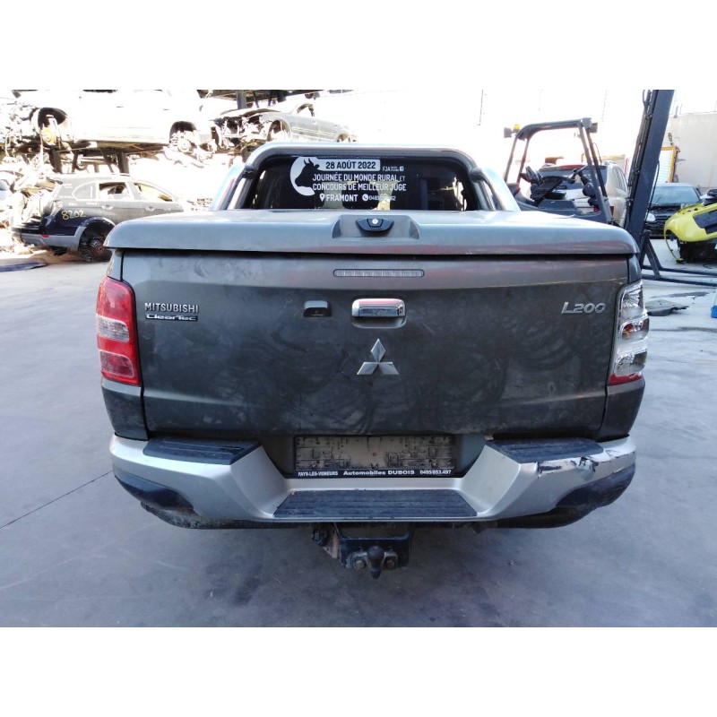 mitsubishi l 200 del año 2015