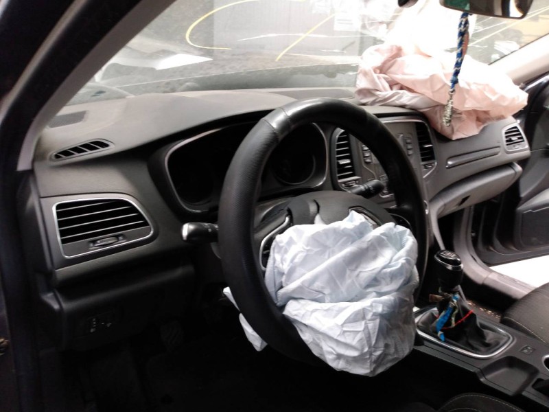 renault megane iv berlina 5p del año 2016