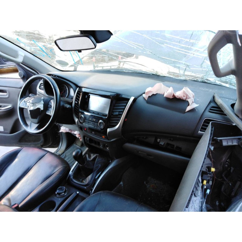 mitsubishi l 200 del año 2015