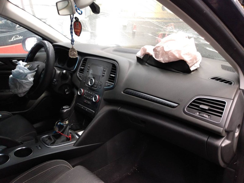 renault megane iv berlina 5p del año 2016