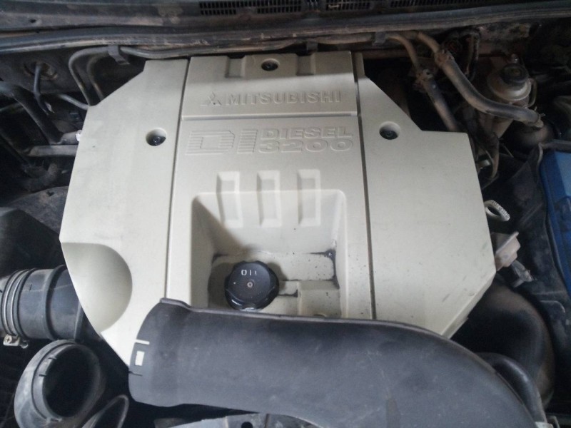 mitsubishi montero (v60/v70) del año 2000