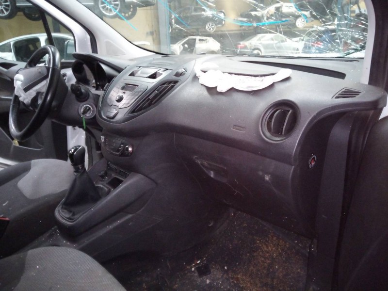 ford transit courier del año 2013