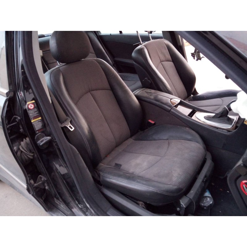 mercedes-benz clase e (w211) berlina del año 2002