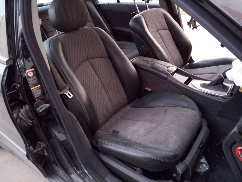 mercedes-benz clase e (w211) berlina del año 2002