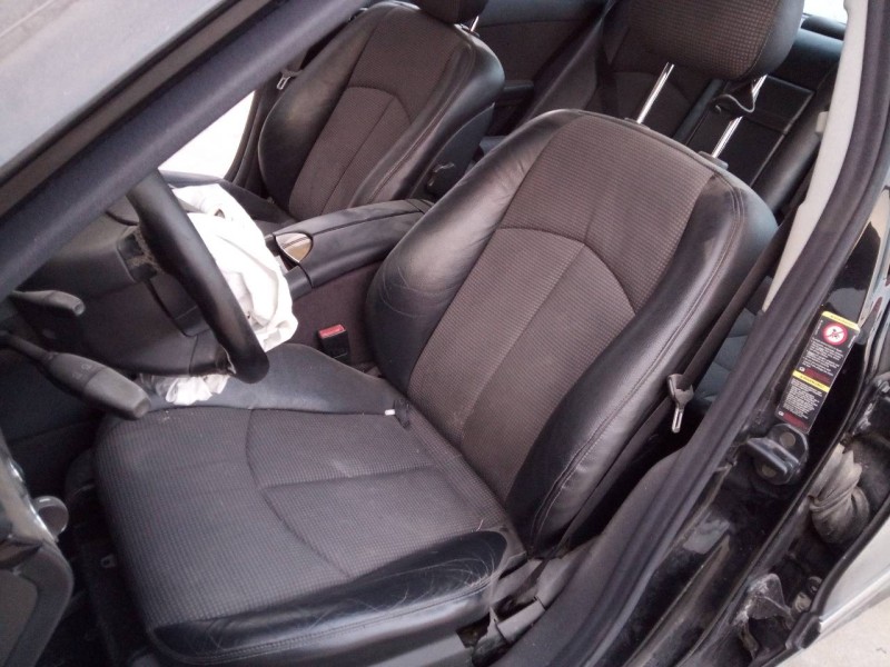 mercedes-benz clase e (w211) berlina del año 2002