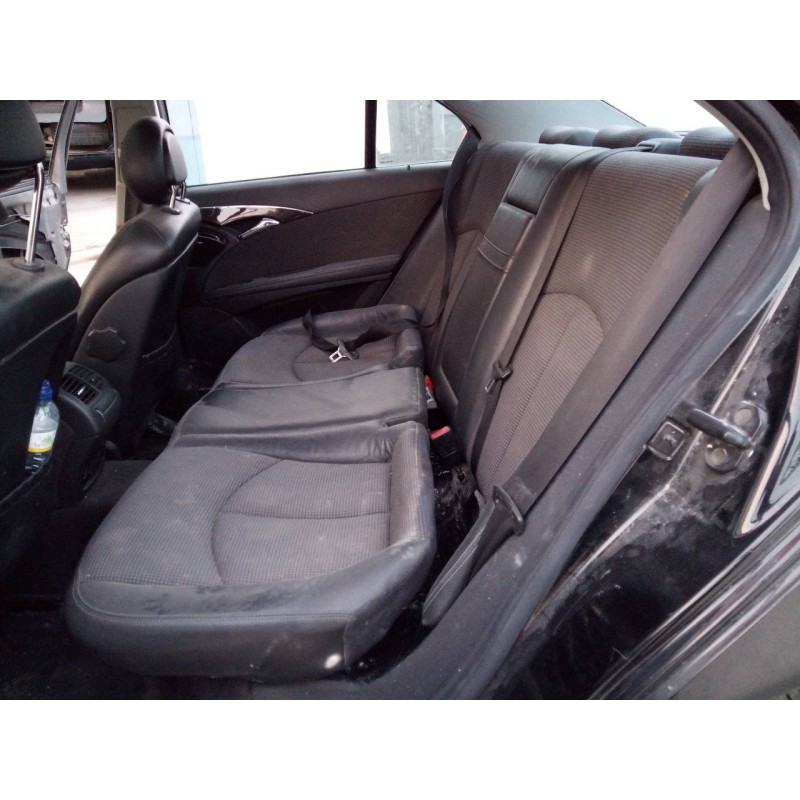 mercedes-benz clase e (w211) berlina del año 2002