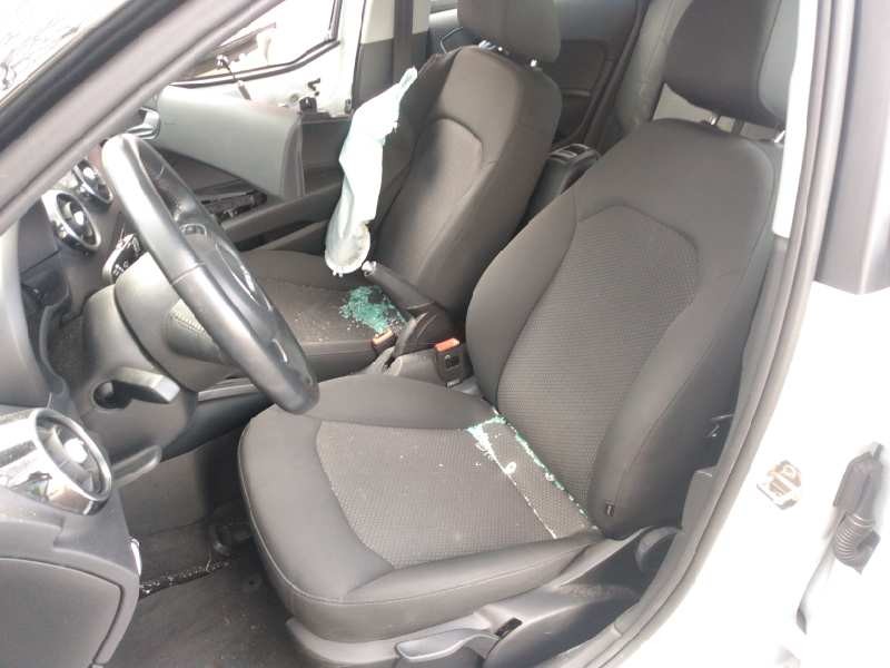 audi a1 sportback (8xf) del año 2015