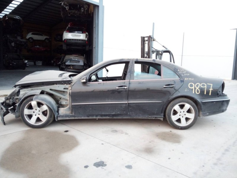 mercedes-benz clase e (w211) berlina del año 2002