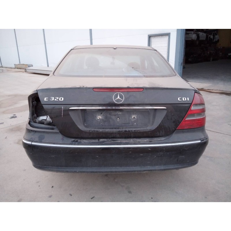 mercedes-benz clase e (w211) berlina del año 2002