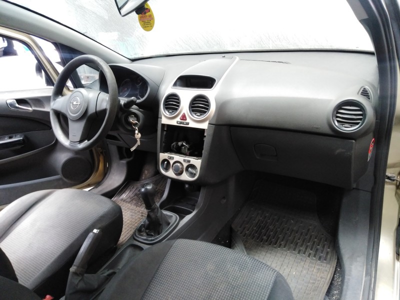 opel corsa d del año 2008