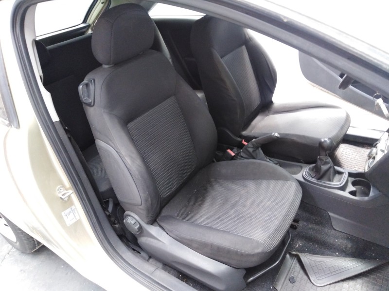 opel corsa d del año 2008