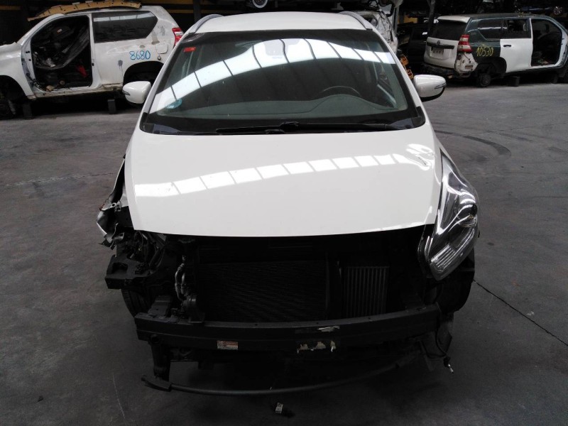 kia carens ( ) del año 2016