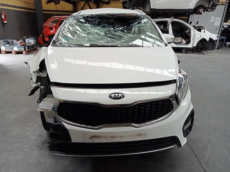 kia carens ( ) del año 2018