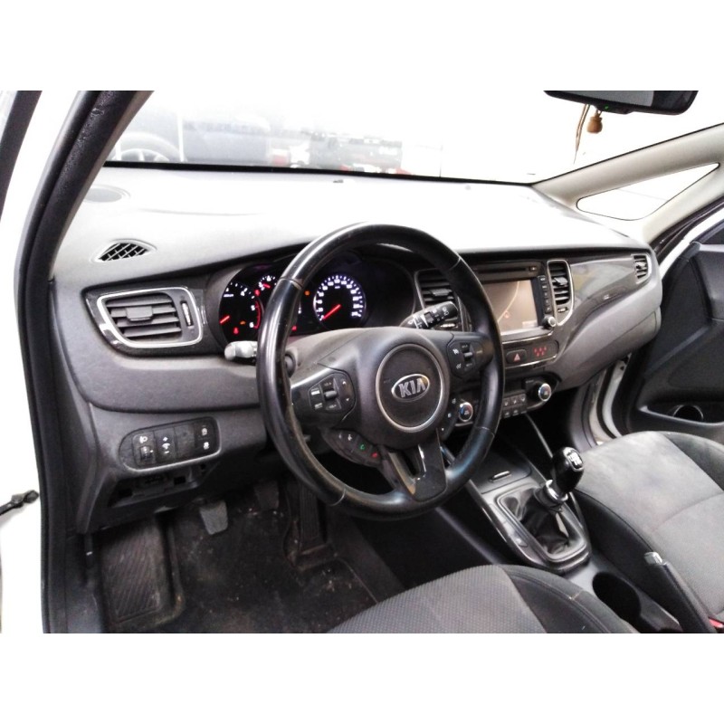 kia carens ( ) del año 2016