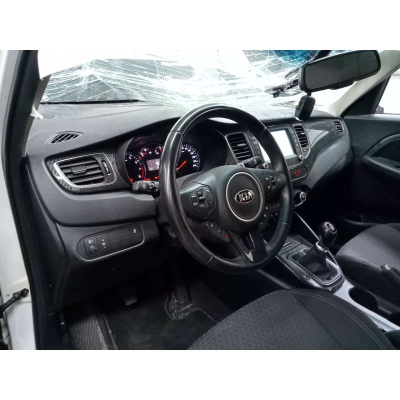 kia carens ( ) del año 2018