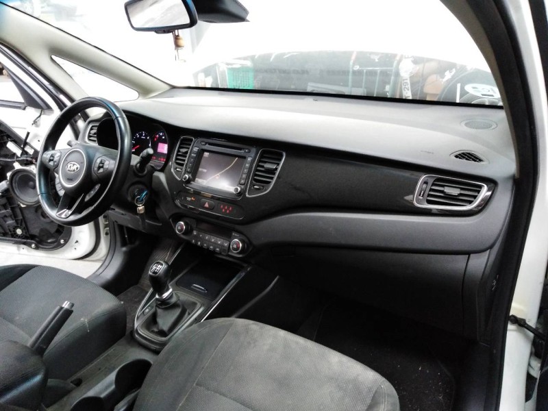 kia carens ( ) del año 2016