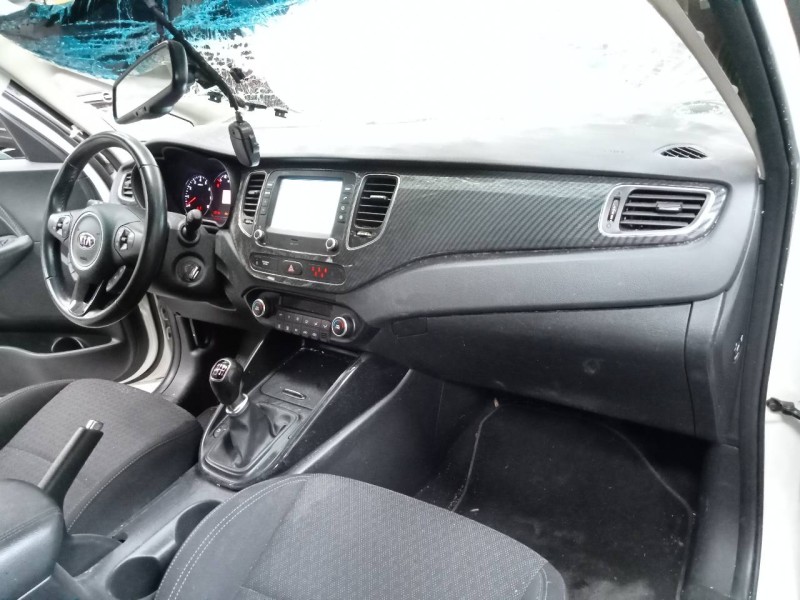 kia carens ( ) del año 2018