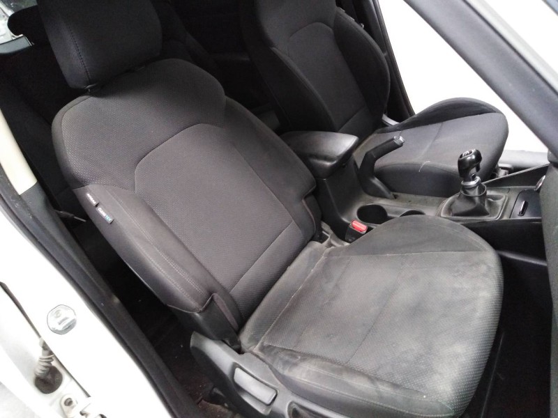 kia carens ( ) del año 2016