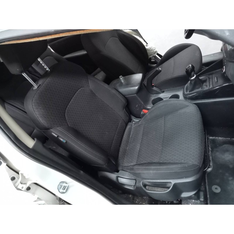 kia carens ( ) del año 2018