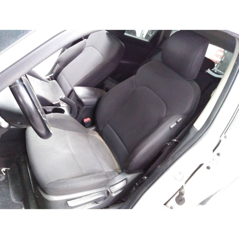 kia carens ( ) del año 2016