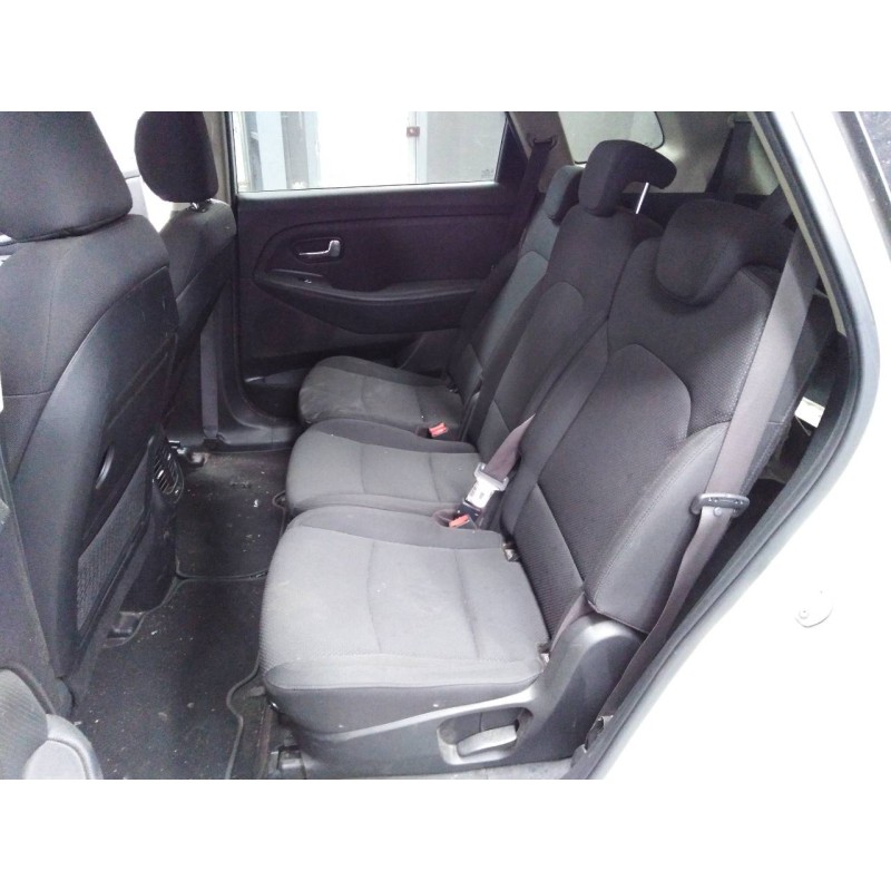 kia carens ( ) del año 2016