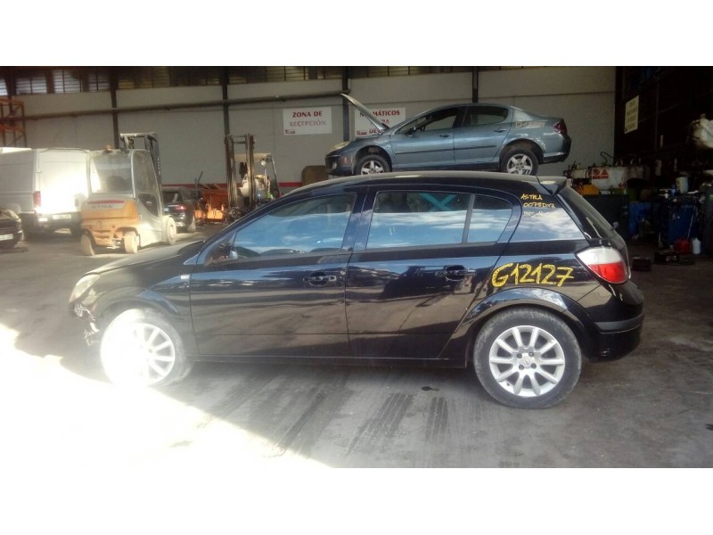 opel astra h berlina del año 2006