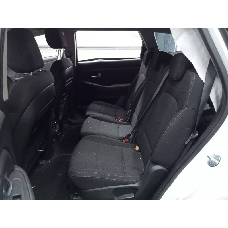 kia carens ( ) del año 2018