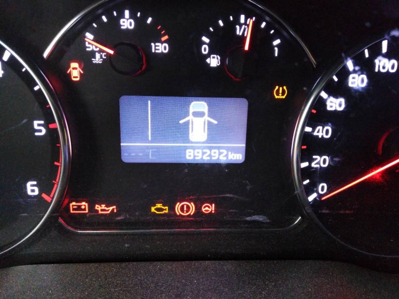 kia carens ( ) del año 2016