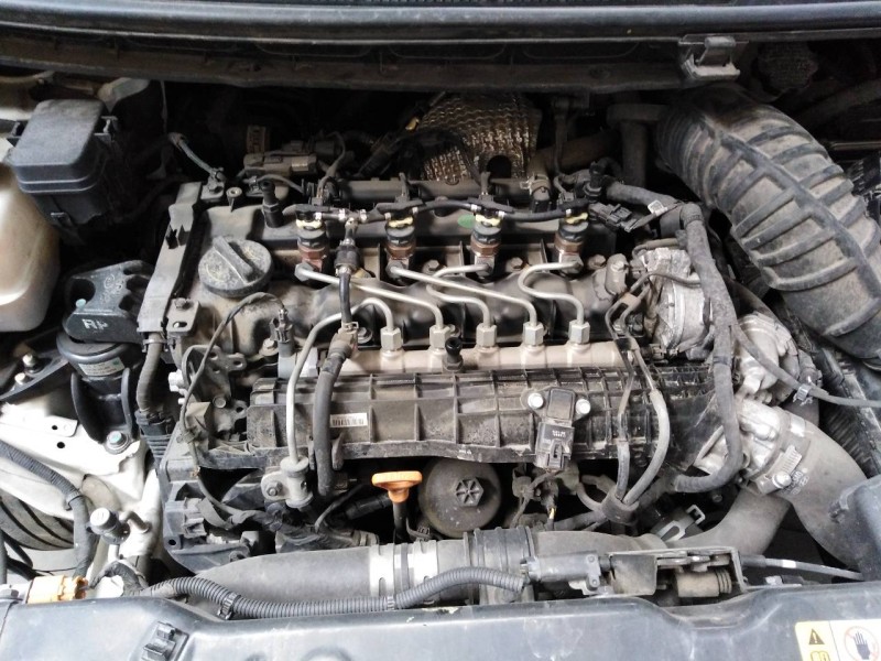 kia carens ( ) del año 2016