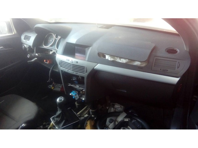 opel astra h berlina del año 2006