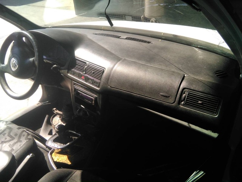 volkswagen golf iv berlina (1j1) del año 1999