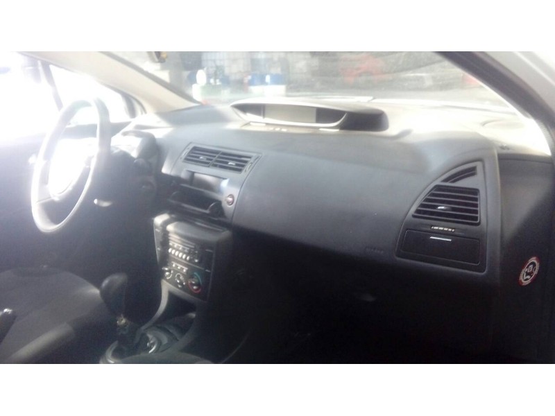 citroën c4 berlina del año 2005