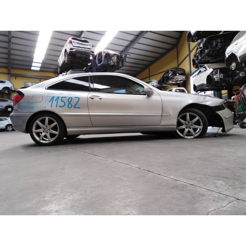 mercedes-benz clase c (w203) sportcoupe del año 2001