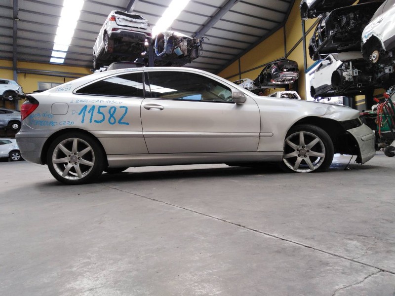 mercedes-benz clase c (w203) sportcoupe del año 2001