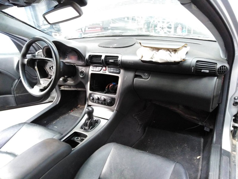 mercedes-benz clase c (w203) sportcoupe del año 2001