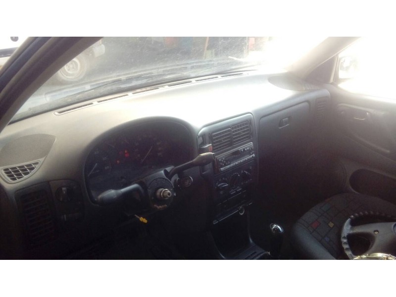 volkswagen polo berlina (6n1) del año 1999