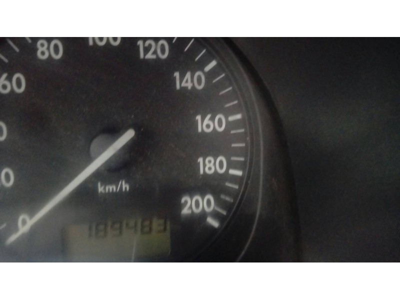 volkswagen polo berlina (6n1) del año 1999