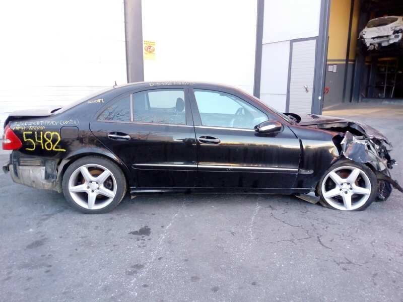 mercedes-benz clase e (w211) berlina del año 2005