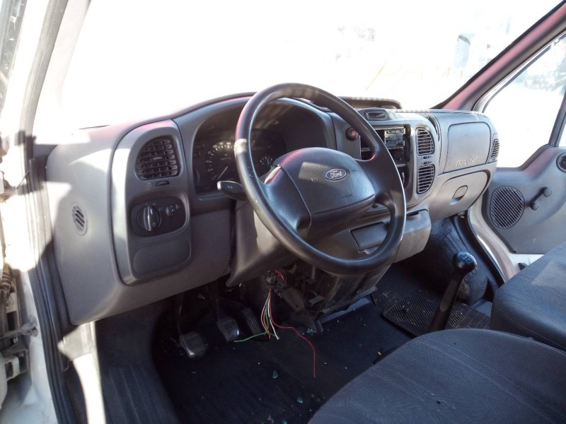 ford transit mod.2000 caja abierta del año 2002