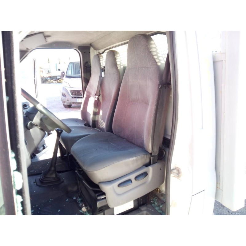 ford transit mod.2000 caja abierta del año 2002