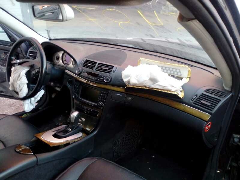 mercedes-benz clase e (w211) berlina del año 2005