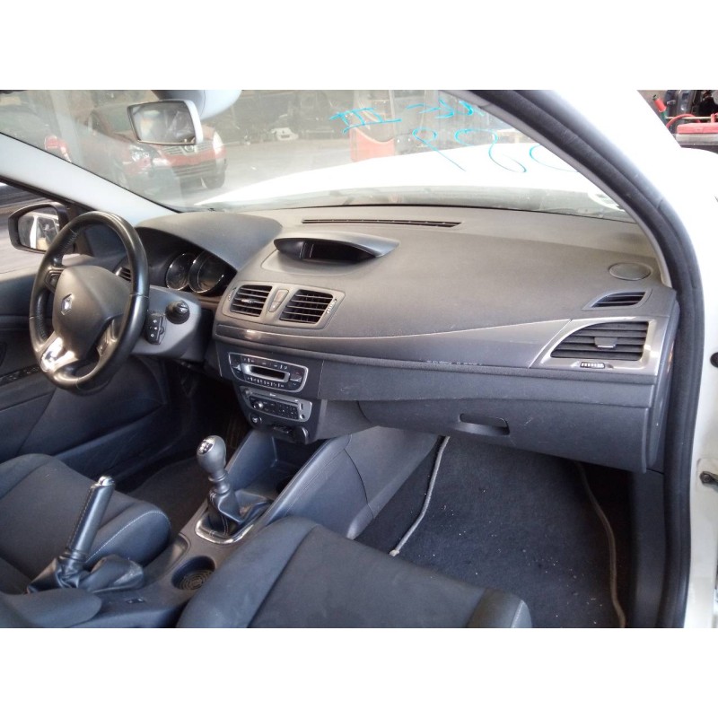 renault megane iii berlina 5 p del año 2015