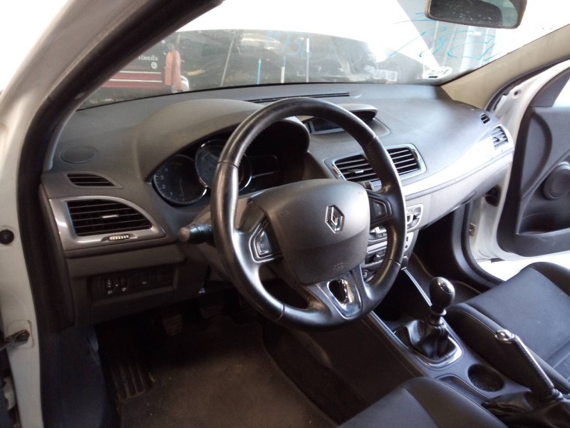 renault megane iii berlina 5 p del año 2015