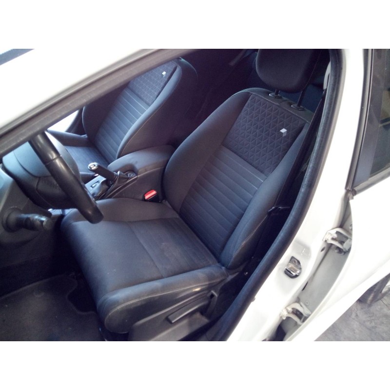 renault megane iii berlina 5 p del año 2015