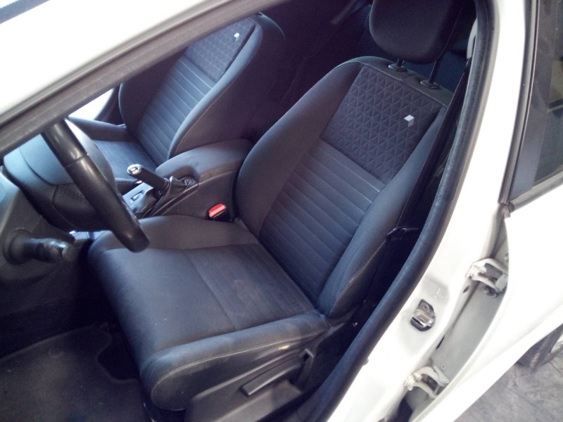 renault megane iii berlina 5 p del año 2015