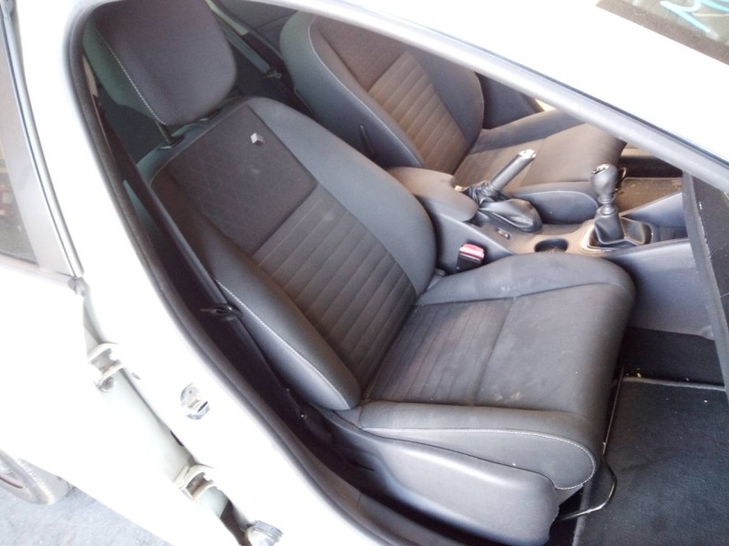 renault megane iii berlina 5 p del año 2015